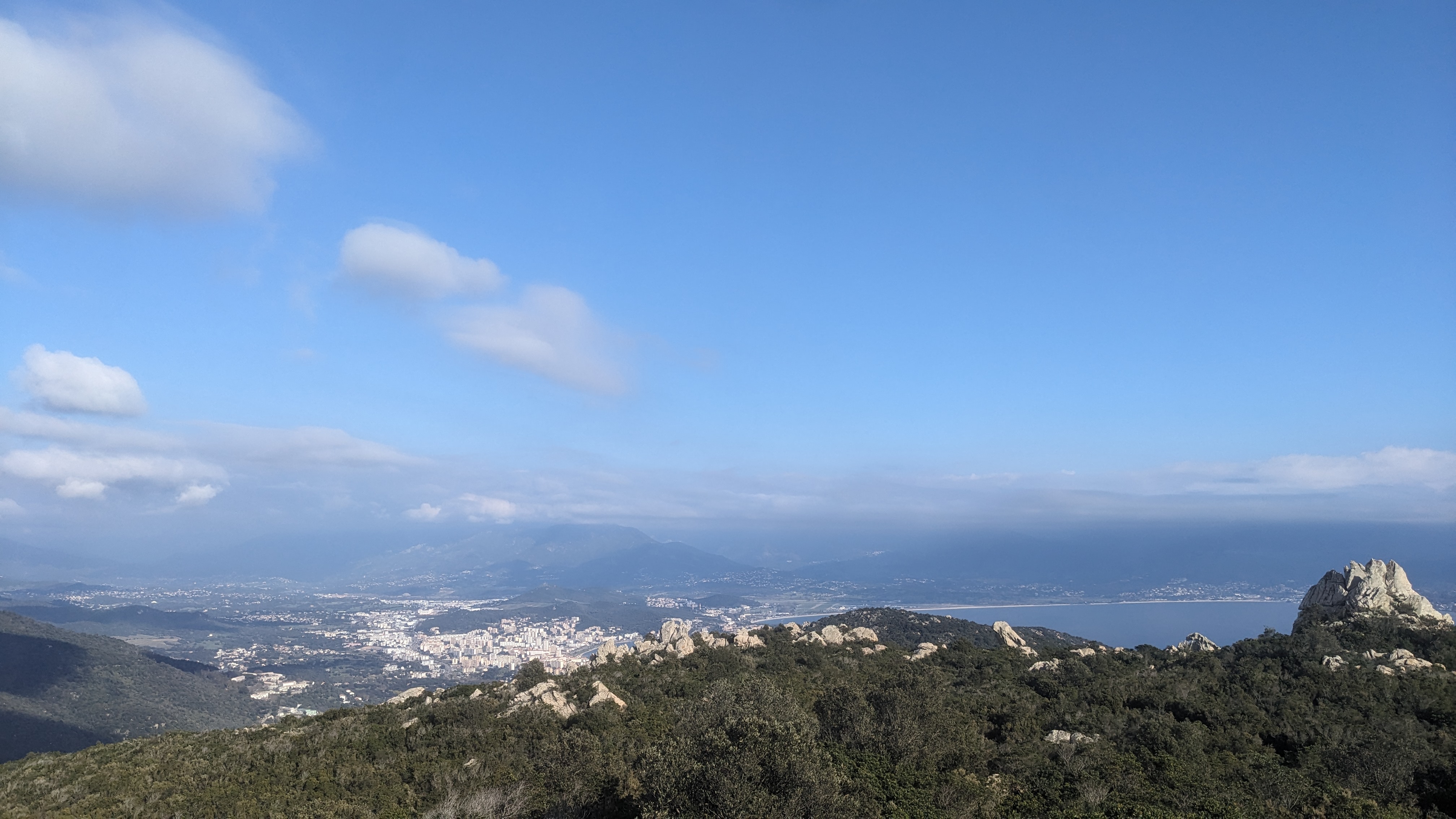 Vue du haut des sentiers des Crêtes